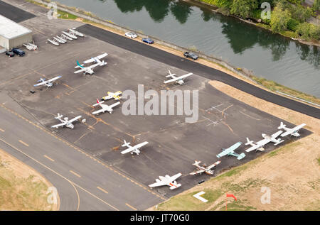 Vue aérienne d'avions à l'Aéroport Municipal de Renton, Washington State, USA Banque D'Images