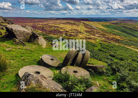 Meules abandonnées, en dessous de Stanage Edge, Peak District, Derbyshire Banque D'Images