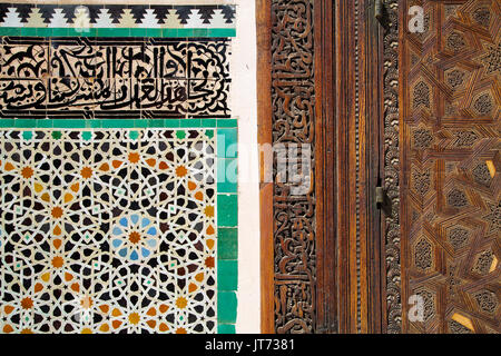 La Madrasa Bou Inania Medersa ou Bu Inaniya.Souk Médina de Fès, Fes el Bali. Le Maroc, Maghreb, Afrique du Nord Banque D'Images