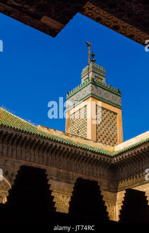 La Madrasa Bou Inania Medersa ou Bu Inaniya.Souk Médina de Fès, Fes el Bali. Le Maroc, Maghreb, Afrique du Nord Banque D'Images