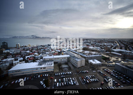 Vue depuis l'église Hallgrímskirkja, Reykjavik, Islande, en hiver Banque D'Images