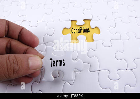 Puzzle vierge avec word TERMS & CONDITIONS. Banque D'Images