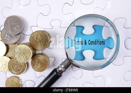 Puzzle vierge avec word TERMS & CONDITIONS. Banque D'Images