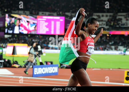 Londres, Royaume-Uni. 07-Août-17. Faith Chepngetich KIPYEGON de Kenya célébrer sa victoire après avoir remporté le 1500 m femmes lors de la finale 2017, championnats du monde IAAF, Queen Elizabeth Olympic Park, Stratford, London, UK. Crédit : Simon Balson/Alamy Live News Banque D'Images