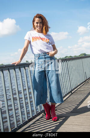 Hambourg, Allemagne. 26 juillet, 2017. La chanteuse pop allemande Vanessa Mai est posant pour l'appareil photo après une entrevue à Hambourg, Allemagne, 26 juillet 2017. Son nouvel album 'Regenbogen' sera libéré le 11 août 2017. Photo : Christina Sabrowsky/dpa/Alamy Live News Banque D'Images