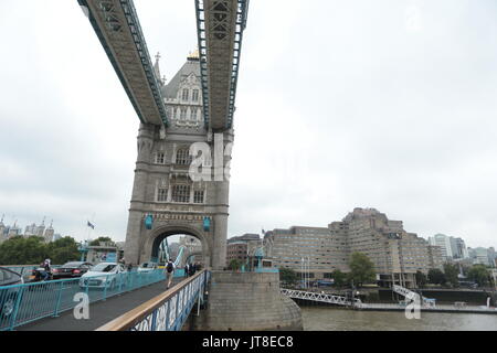 Londres, Royaume-Uni. Le 08 août, 2017. Gouman Hôtels La Tour qu'il a été confirmé par l'IAAF qu'un vomissement bug déclenchement avait eu lieu au Guoman Tower Hotel dans le centre de Londres, un communiqué 12 athlètes, étaient tombés malades à l'hôtel. L'hôtel a refusé c'est à blâmer. L'hôtel sur la Tamise se trouve à côté du célèbre Tower Bridge. Photo d'aujourd'hui. Credit : Nigel Bowles/Alamy Live News Banque D'Images