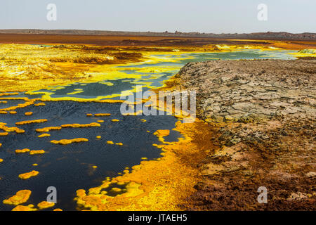 Dans l'acide de couleur spings, Dallol hottest place sur terre, dépression Danakil, l'Éthiopie, l'Afrique Banque D'Images