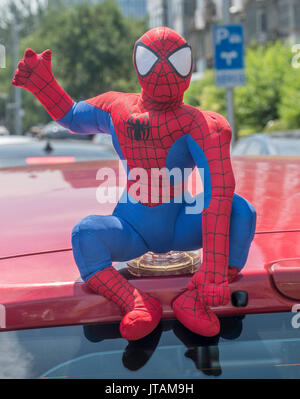 Spider-Man toy est vu sur un parking à Beijing, Chine. 08-août-2017 Banque D'Images