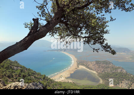 La plage d'Iztuzu Dalyan et vue panoramique de la montagne Banque D'Images