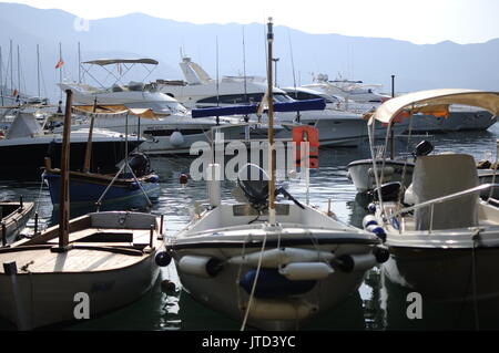 Scènes de mer locaux dans la ville de Budva Monténégro Banque D'Images