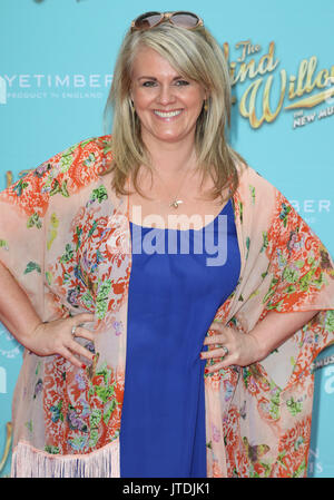 Jun 29, 2017 - Sally Lindsay assister à 'Le vent dans les saules' musical Gala, London Palladium à Londres, Angleterre, RU Banque D'Images