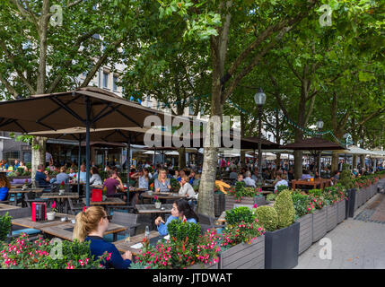 Café sur la Place d'armes dans la vieille ville (Ville Haute), la ville de Luxembourg, Luxembourg Banque D'Images