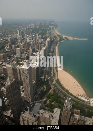 Vue aérienne du centre-ville de Chicago John Hancock Tower maintenant connue sous le nom de chicago 360 Banque D'Images