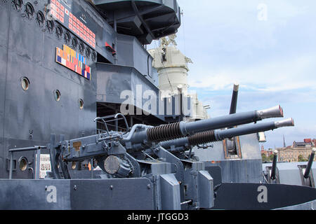 40mm Anit Aircraft canons montés sur Battleship North Carolina Wilmington Banque D'Images