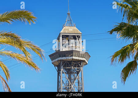 Le câble de port rouge à Barcelone.Le nom officiel est Transbordador Aeri del Port, mais il est souvent appelé le "Teleferico de Montjuic'. Banque D'Images