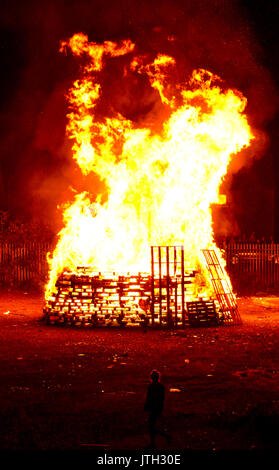 Belfast, Irlande du Nord. 09Th Aug 2017. Un Anti-Internment au feu les marchés de Belfast s'est déroulé dans le calme après une journée ou l'émeute le jour précédent quand le même feu avaient été enlevés. Belfast : UK : 09 août Crédit : Mark Winter/Alamy Live News Banque D'Images