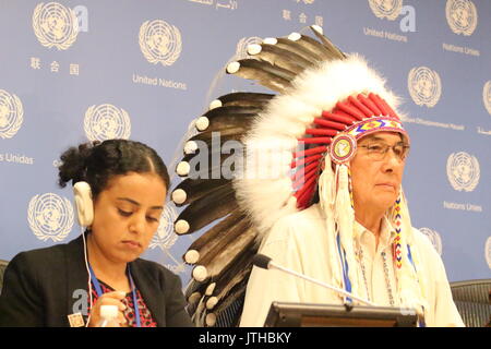 Nations Unies, New York, USA. 9 Août, 2017. Le chef cri Wilton Littlechild au jour des populations autochtones a déclaré à la presse les populations devraient être en Conseil de sécurité des Nations Unies. Photo : Matthew Russell Lee / Inner City Press/Alamy Live News Banque D'Images