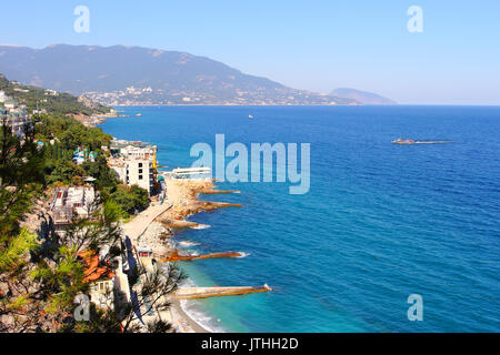 Côte de Yalta en été. La Crimée, Ukraine Banque D'Images