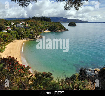 Disjoncteur Bay - une des plus belles et populaires baies du parc national Abel Tasman, île du Sud, Nouvelle-Zélande. Banque D'Images