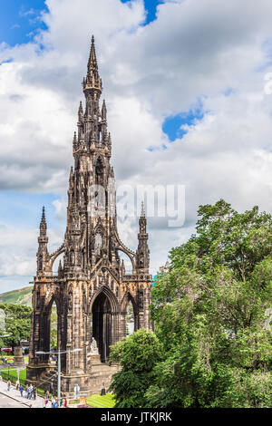 Scott Monument situé sur les jardins de Princes Street, dans le centre d'Édimbourg, Écosse Banque D'Images