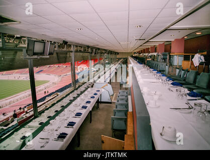 Photos stock rare de l'intérieur de l'ancien stade de Wembley (Twin Towers) prises sur une visite privée le 19 mars 1999. Banque D'Images