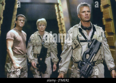 STARGATE SG-1 MGM plat série sci-fi 1997-2007 avec de gauche à droite : Michael Shanks, Amanda Tapping, Richard Dean Anderson Banque D'Images