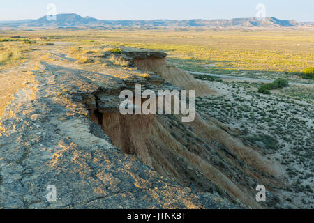 Du parc naturel de Bardenas Reales en matin d'été. Navarre, Espagne Banque D'Images