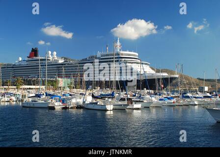 Cunard Queen Elizabeth à Cartagena, Murcia, Espagne Banque D'Images