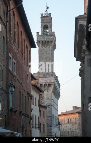 Palazzo Comunale à Montepulciano en Val d'Orcia énumérés dans la liste du patrimoine mondial par l'UNESCO, Toscane, Italie. 31 Juillet 2016 © Wojciech Strozyk / Alamy Stock Pho Banque D'Images