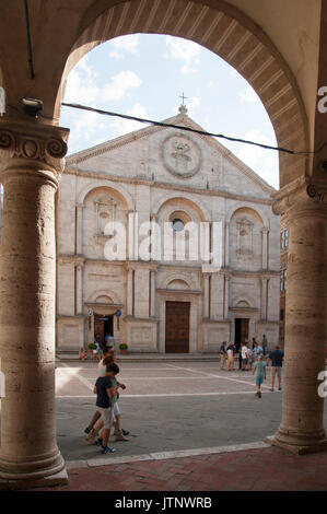 Renaissance gothique Duomo Concattedrale di Santa Maria Assunta en vieille ville de Pienza énumérés dans la liste du patrimoine mondial par l'UNESCO, Pienza, Toscane, Italie. 31 JUIL Banque D'Images