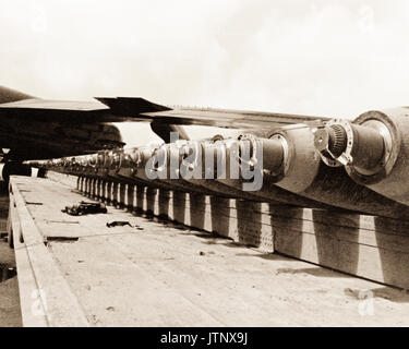 Bombes alignés comme des préparatifs pour l'exploitation au cours de LINEBACKER du Vietnam du Nord. Banque D'Images