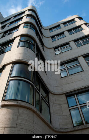 Vue extérieure de la Shell-Haus, Reichpietschufer, Berlin, Allemagne Banque D'Images