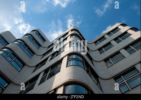 Vue extérieure de la Shell-Haus, Reichpietschufer, Berlin, Allemagne Banque D'Images