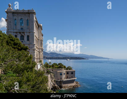 Musée Océanographique de Monaco, Monte Carlo - 09 mai, 2017 : Photo prise à partir de la statue du Prince Albert 1 point de vue. Banque D'Images