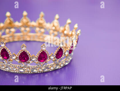 Un lit King ou Queen's Golden Crown Banque D'Images