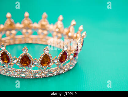 Un lit King ou Queen's Golden Crown Banque D'Images