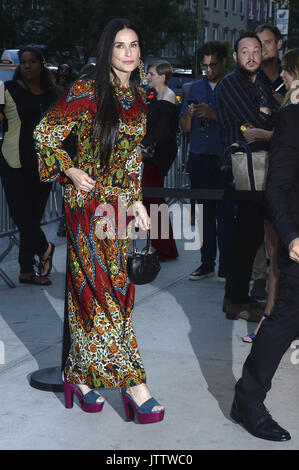 La ville de New York. 8e août, 2017. Demi Moore assiste à la première de New York 'Bon temps' au théâtre SVA le 8 août 2017 dans la ville de New York. | Verwendung weltweit Credit : dpa/Alamy Live News Banque D'Images