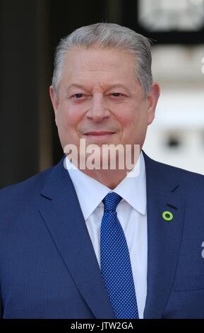 Londres, Royaume-Uni. 10 août, 2017. Ex-vice président Al Gore assiste à la première UK de An Inconvenient Truth To Power suite à Somerset House le 08/10/2017 Credit : Julie Edwards/Alamy Live News Banque D'Images