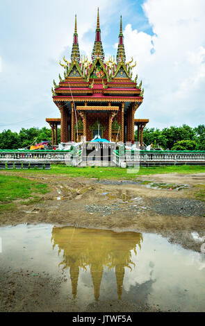 Monastère bouddhiste construit par Combodia en reconstruction, Lumbini, Népal jardin sacré Banque D'Images