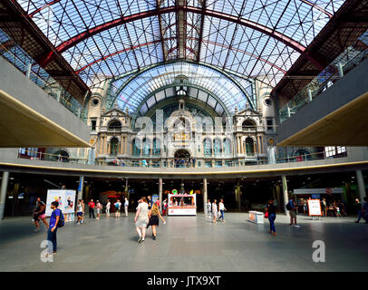 Anvers/Antwerpen, Belgique. La gare centrale d'Anvers / Gare Centrale. (1905) Louis Delacenserie : hall principal Banque D'Images