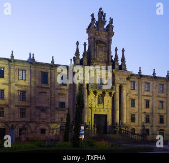 Façade du Monastère de San Martiño Pinario à temps le soir. Saint Jacques de Compostelle, Galice, Espagne Banque D'Images