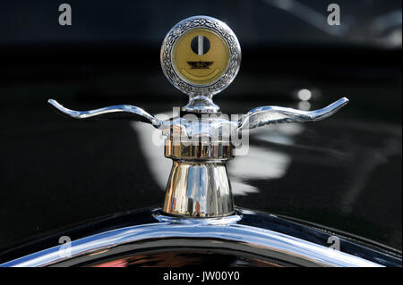 Deutschland, Hessen, Wettenberg Krofdorf-Gleiberg : Oldtimer Festival 'golden oldies" KŸhlerfigur, Ford. Banque D'Images