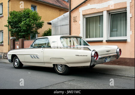 Deutschland, Hessen, Wettenberg Krofdorf-Gleiberg : Oldtimer Festival 'golden oldies', Ford Thunderbird. Banque D'Images