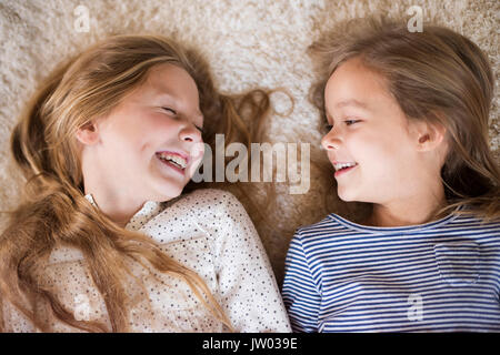 Ensemble, ils ne sont jamais ennuyer Banque D'Images