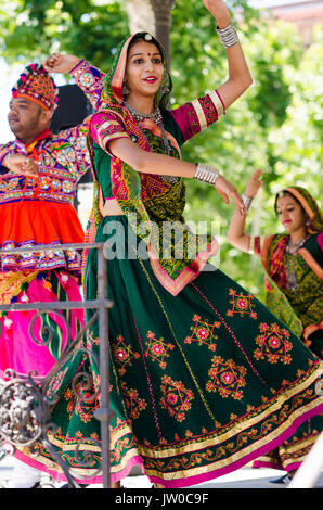 Badajoz, Espagne - 15 juillet 2017. Danseurs indiens au cours de la célébration de l'international festival folklorique à Badajoz Banque D'Images