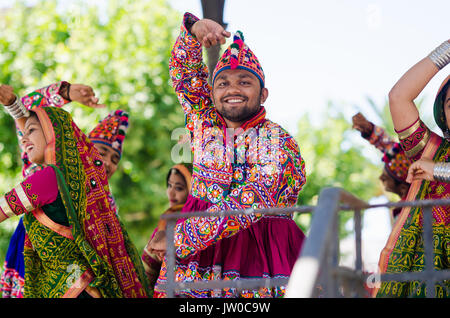 Badajoz, Espagne - 15 juillet 2017. Danseurs indiens au cours de la célébration de l'international festival folklorique à Badajoz Banque D'Images