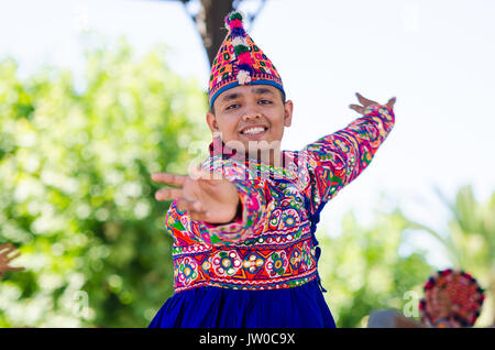 Badajoz, Espagne - 15 juillet 2017. Danseurs indiens au cours de la célébration de l'international festival folklorique à Badajoz Banque D'Images