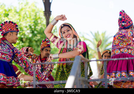 Badajoz, Espagne - 15 juillet 2017. Danseurs indiens au cours de la célébration de l'international festival folklorique à Badajoz Banque D'Images