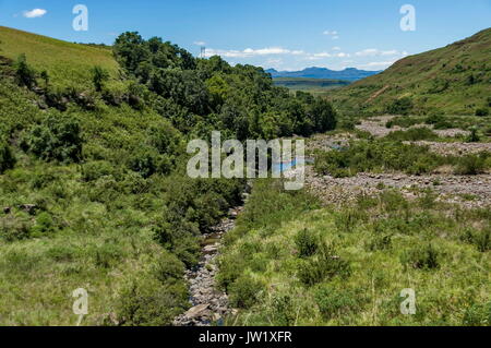 Un pour Thukela River dans la montagne du Drakensberg, Afrique du Sud Banque D'Images