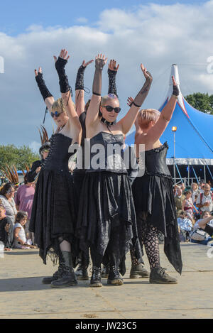 Tête de loup et Vixen Morris, formé en 1995 à Rochester, Kent, ont été l'un des premiers groupes directement influencé Border Morris équipes dans le Royaume-uni . Wol Banque D'Images